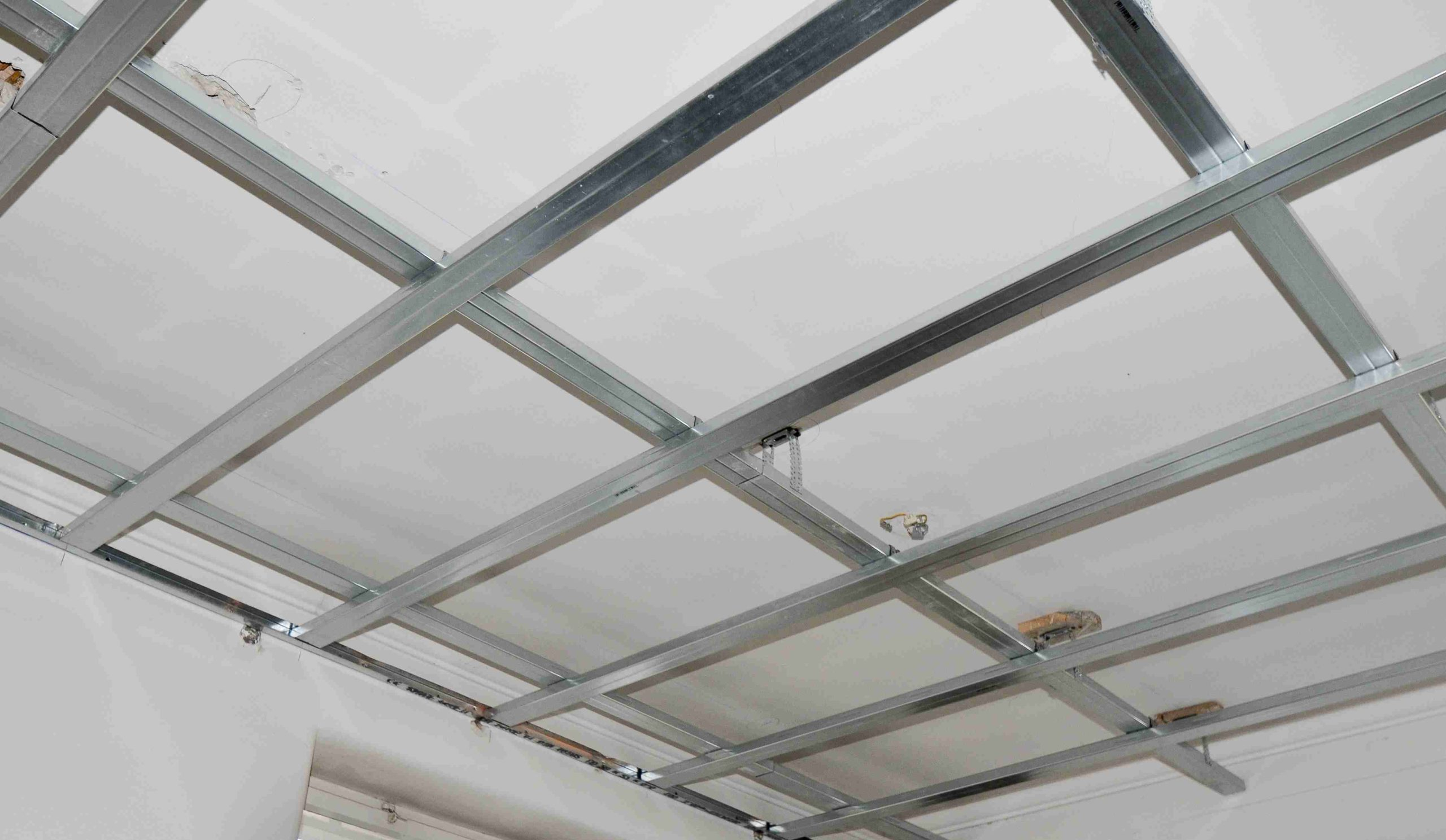 isoler phoniquement plafond